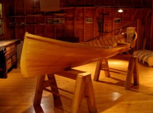 Adirondack Guideboat: By Mwanner at en.wikipedia, CC BY-SA 3.0, https://commons.wikimedia.org/w/index.php?curid=17876357