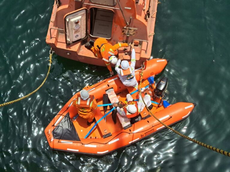 Best EPIRB Beacons for Boats