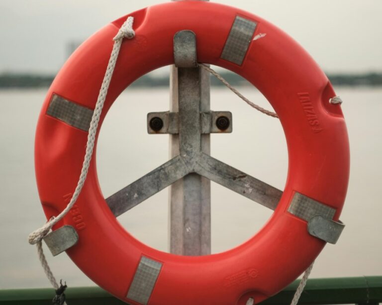 Best Throwable Flotation Devices for Anglers